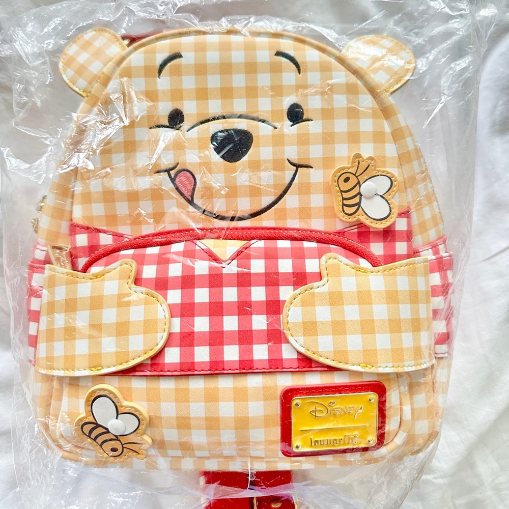 Winnie the Pooh gingham loungefly 🐝